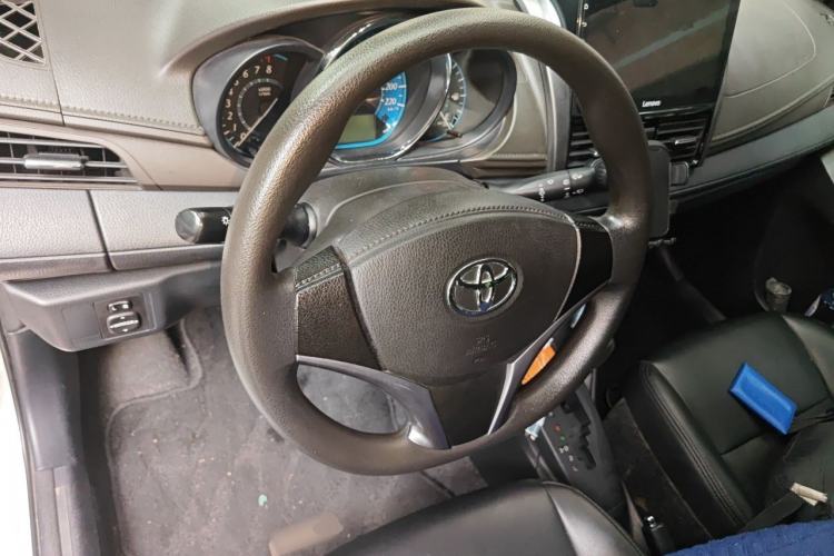 Used Toyota YARiS L Zhi Xuan 2015 1.5E Automatic Charm Edition Steering Wheel