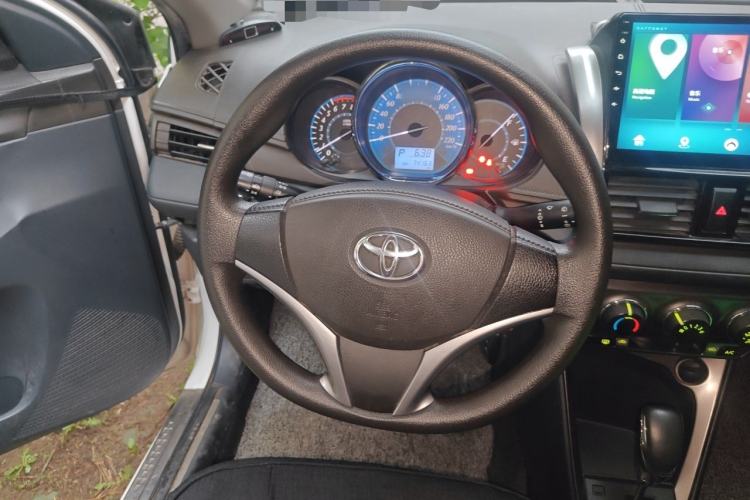Used Toyota YARiS L Zhi Xuan 2015 1.5E Automatic Charm Edition Steering Wheel
