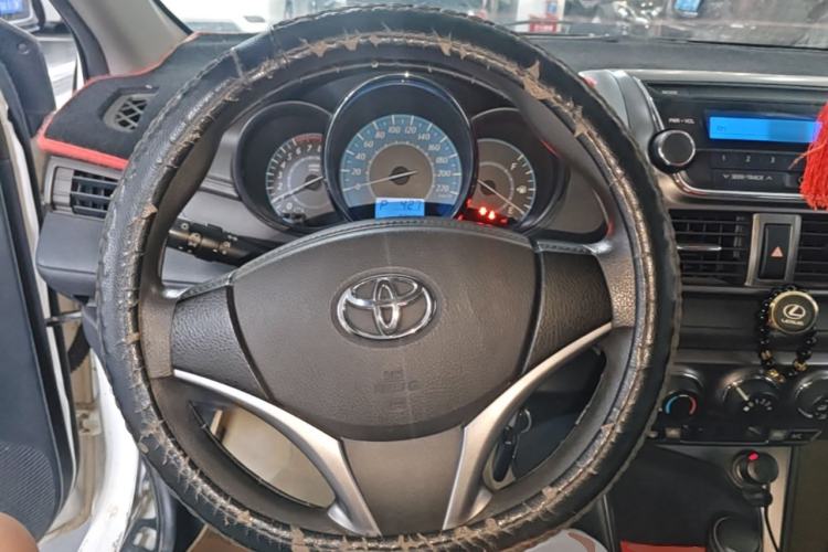 Used Toyota YARiS L Zhi Xuan 2015 1.5E Automatic Charm Edition Steering Wheel