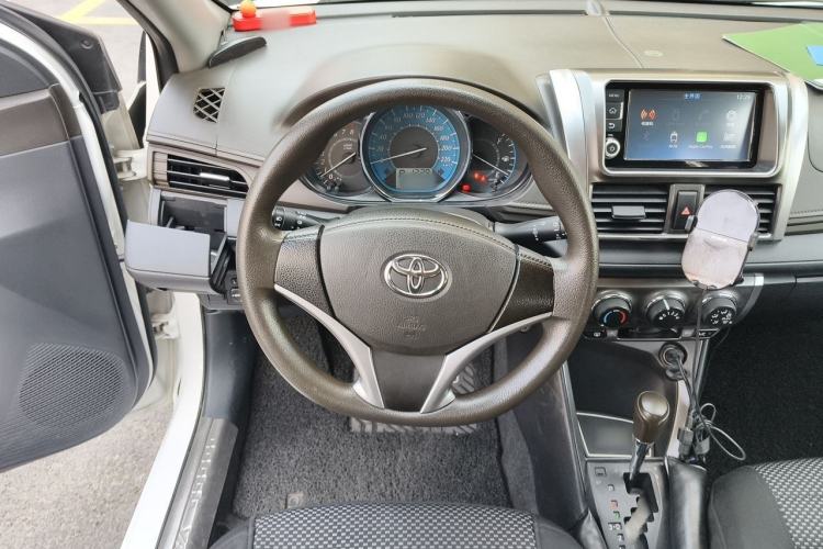 Used Toyota YARiS L Zhi Xuan 2015 1.5E Automatic Charm Edition Steering Wheel