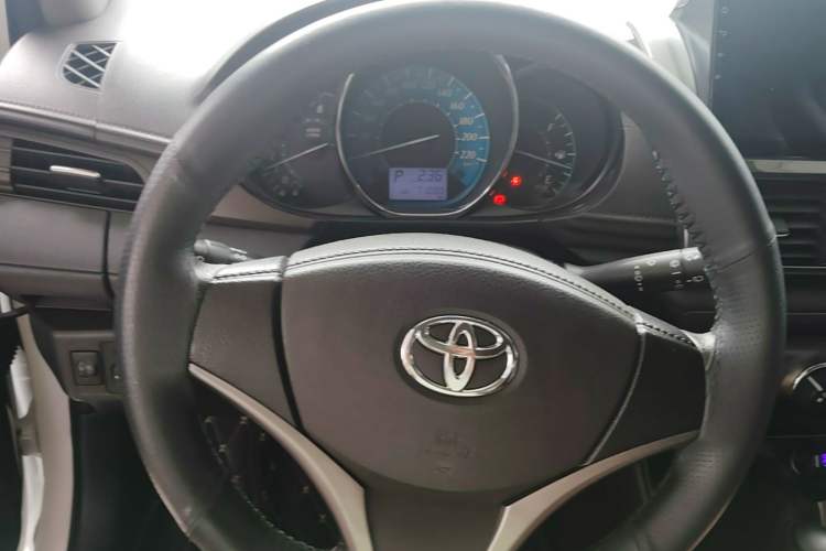 Used Toyota YARiS L Zhi Xuan 2015 1.5E Automatic Charm Edition Steering Wheel