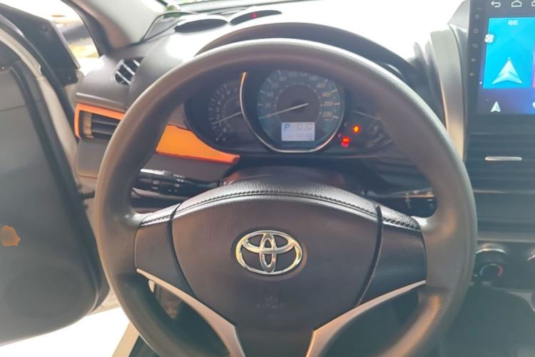 Used Toyota YARiS L Zhi Xuan 2015 1.5E Automatic Charm Edition Steering Wheel