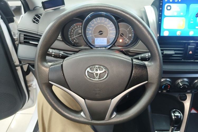 Used Toyota YARiS L Zhi Xuan 2015 1.5E Automatic Charm Edition Steering Wheel