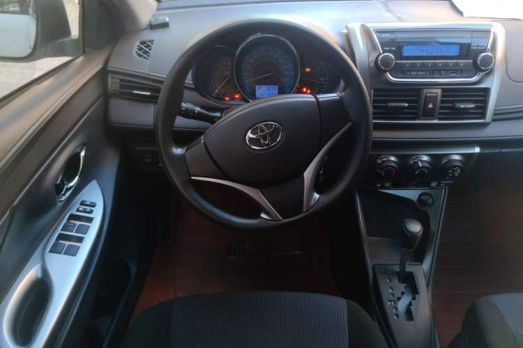 Used Toyota YARiS L Zhi Xuan 2015 1.5E Automatic Charm Edition Steering Wheel