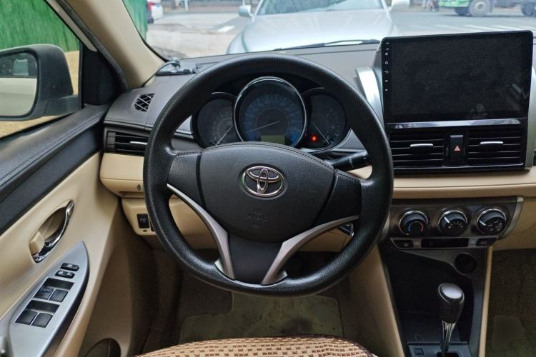 Used Toyota YARiS L Zhi Xuan 2015 1.5E Automatic Charm Edition Steering Wheel