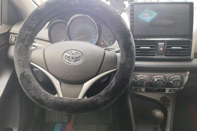 Used Toyota YARiS L Zhi Xuan 2015 1.5E Automatic Charm Edition Steering Wheel