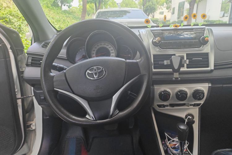 Used Toyota YARiS L Zhi Xuan 2015 1.5G Automatic Xuan Dong Sunroof Special Edition Steering Wheel