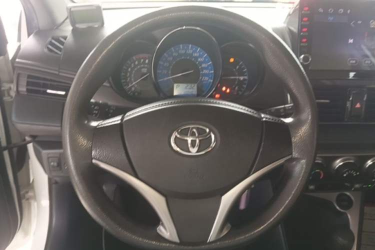 Used Toyota YARiS L Zhi Xuan 2015 1.5E Automatic Charm Edition Steering Wheel
