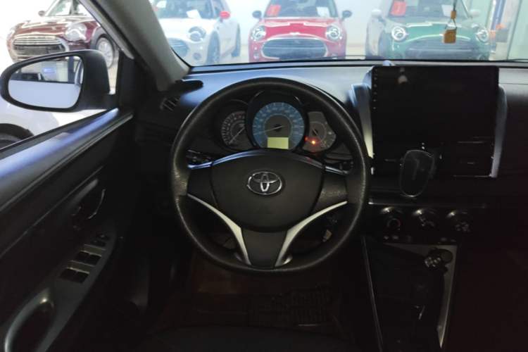 Used Toyota YARiS L Zhi Xuan 2015 1.5E Automatic Charm Edition Steering Wheel