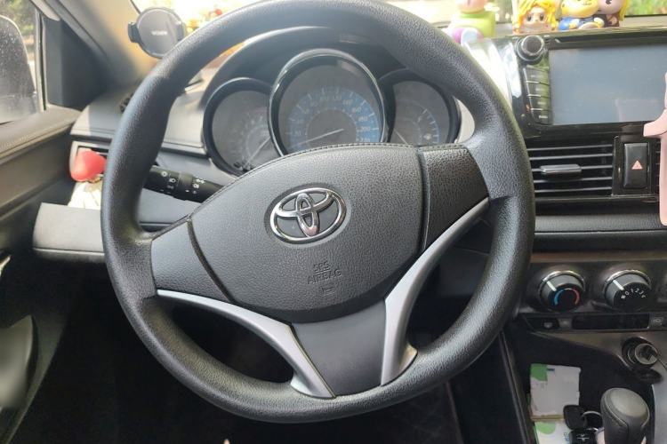Used Toyota YARiS L Zhi Xuan 2015 1.5E Automatic Charm Edition Steering Wheel