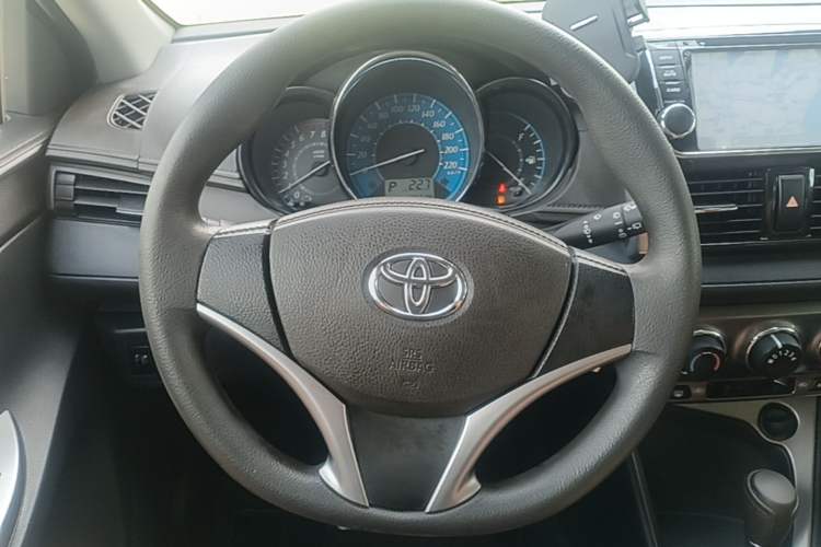 Used Toyota YARiS L Zhi Xuan 2015 1.5E Automatic Charm Edition Steering Wheel
