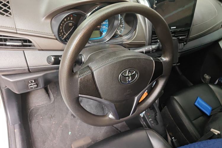 Used Toyota YARiS L Zhi Xuan 2015 1.5E Automatic Charm Edition Steering Wheel