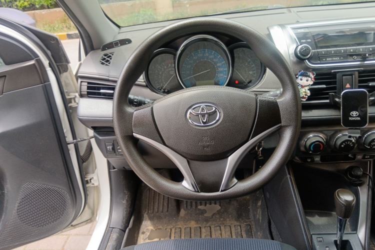 Used Toyota YARiS L Zhi Xuan 2015 1.5E Automatic Charm Edition Steering Wheel