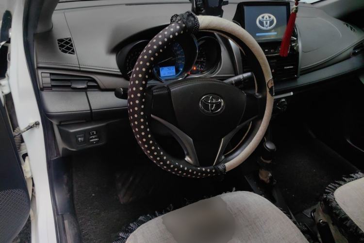 Used Toyota YARiS L Zhi Xuan 2015 1.5E Automatic Charm Edition Steering Wheel