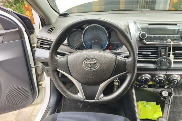Used Toyota YARiS L Zhi Xuan 2015 1.5E Automatic Charm Edition Steering Wheel