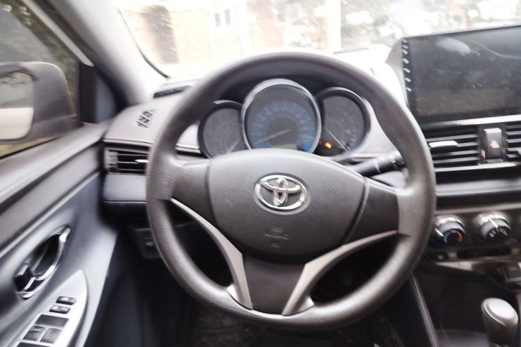 Used Toyota YARiS L Zhi Xuan 2015 1.5E Automatic Charm Edition Steering Wheel