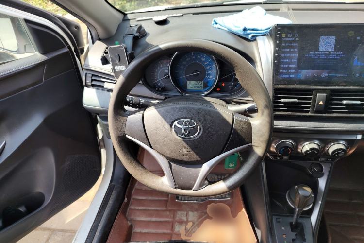 Used Toyota YARiS L Zhi Xuan 2015 1.5E Automatic Charm Edition Steering Wheel