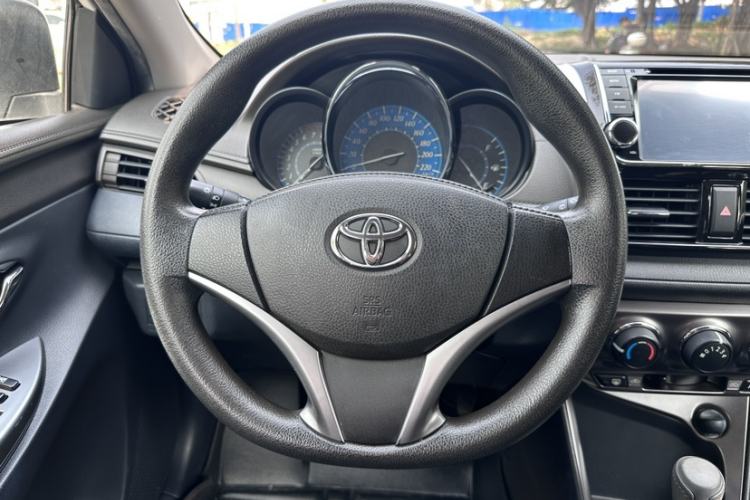 Used Toyota YARiS L Zhi Xuan 2015 1.5E Automatic Charm Edition Steering Wheel