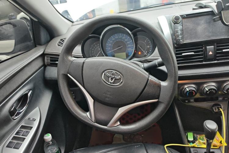 Used Toyota YARiS L Zhi Xuan 2015 1.5E Automatic Charm Edition Steering Wheel