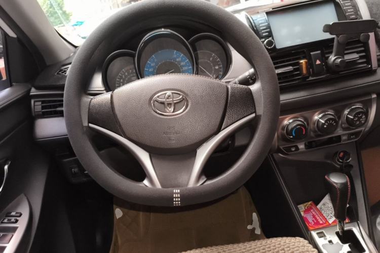 Used Toyota YARiS L Zhi Xuan 2015 1.5E Automatic Charm Edition Steering Wheel