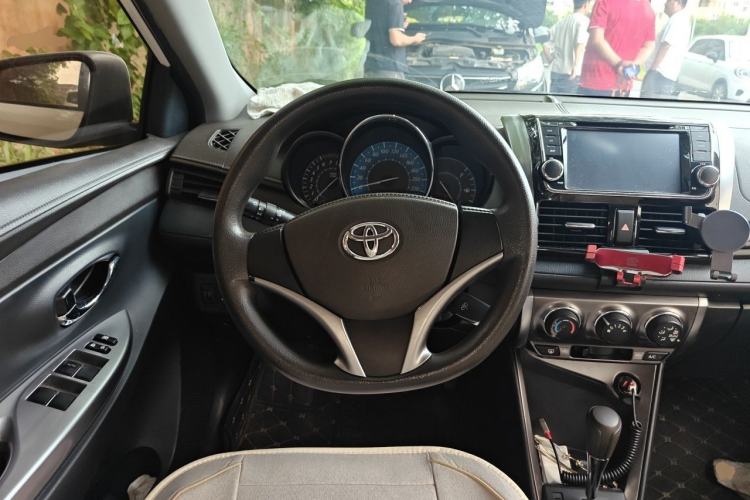 Used Toyota YARiS L Zhi Xuan 2015 1.5E Automatic Charm Edition Steering Wheel