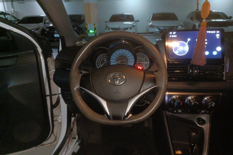 Used Toyota YARiS L Zhi Xuan 2015 1.5E Automatic Charm Edition Steering Wheel