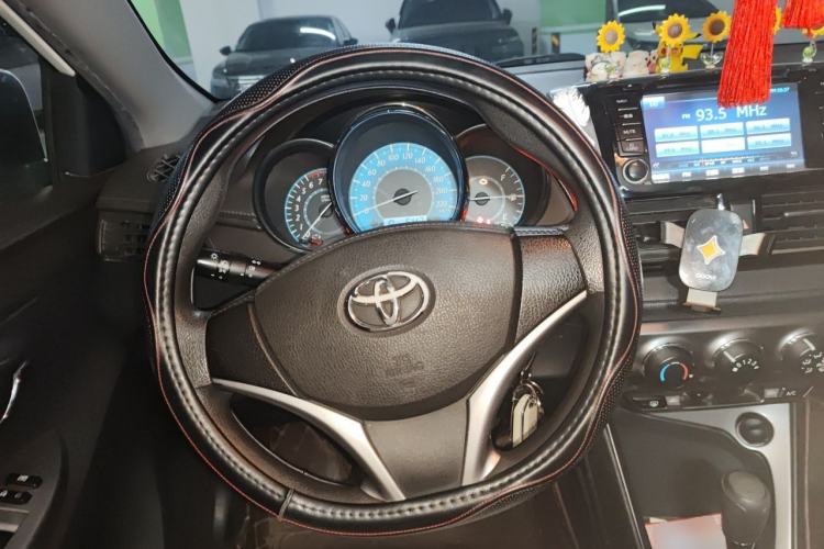 Used Toyota YARiS L Zhi Xuan 2015 1.5E Automatic Charm Edition Steering Wheel