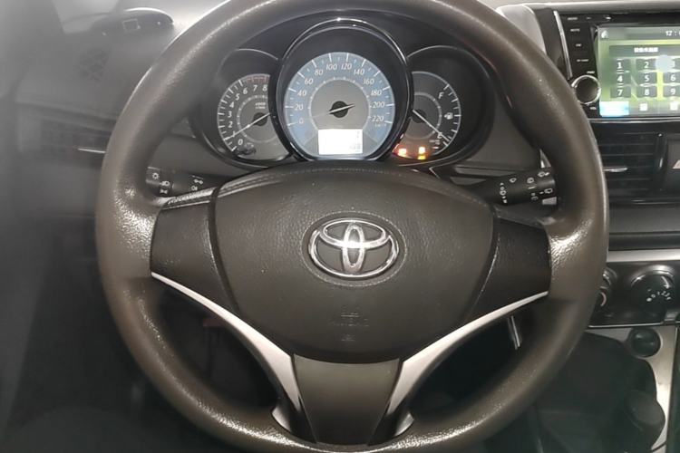 Used Toyota YARiS L Zhi Xuan 2015 1.5E Automatic Charm Edition Steering Wheel