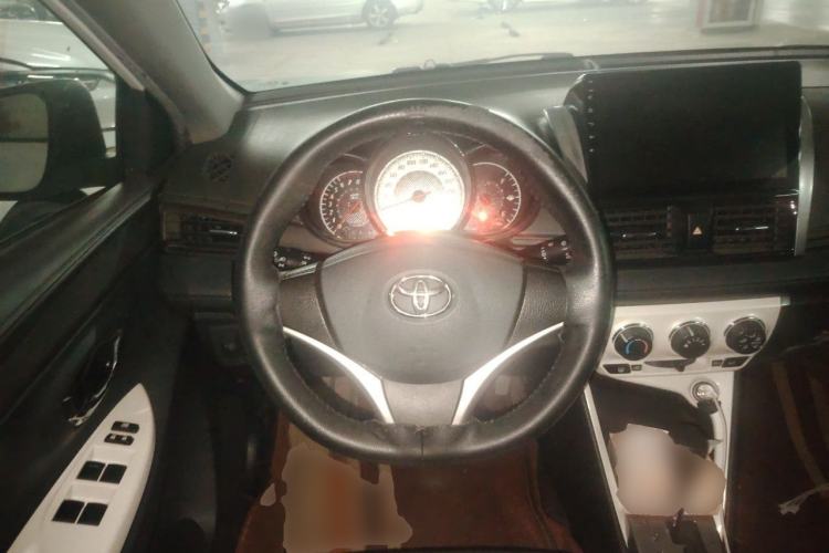 Used Toyota YARiS L Zhi Xuan 2015 1.5G Automatic Xuan Dong Sunroof Special Edition Steering Wheel
