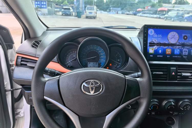 Used Toyota YARiS L Zhi Xuan 2015 1.5E Automatic Charm Edition Steering Wheel