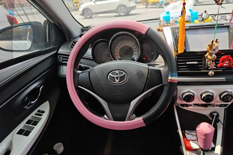 Used Toyota YARiS L Zhi Xuan 2015 1.5G Automatic Xuan Dong Sunroof Special Edition Steering Wheel