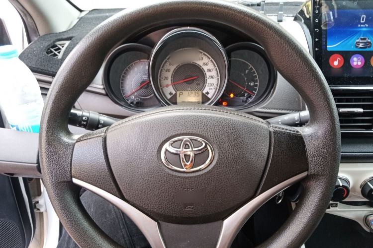 Used Toyota YARiS L Zhi Xuan 2015 1.5G Automatic Xuan Dong Sunroof Special Edition Steering Wheel