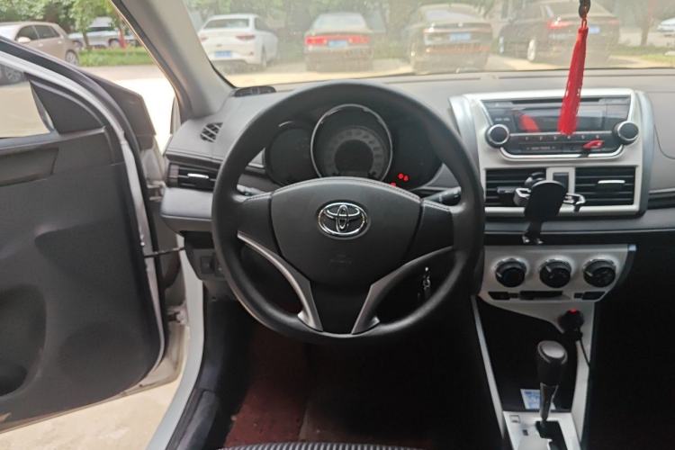 Used Toyota YARiS L Zhi Xuan 2015 1.5G Automatic Xuan Dong Sunroof Special Edition Steering Wheel