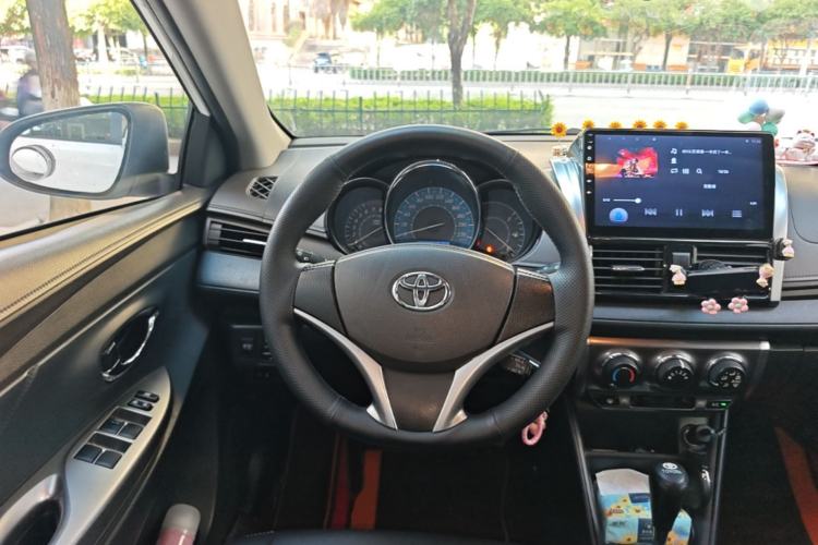 Used Toyota YARiS L Zhi Xuan 2015 1.5E Automatic Charm Edition Steering Wheel