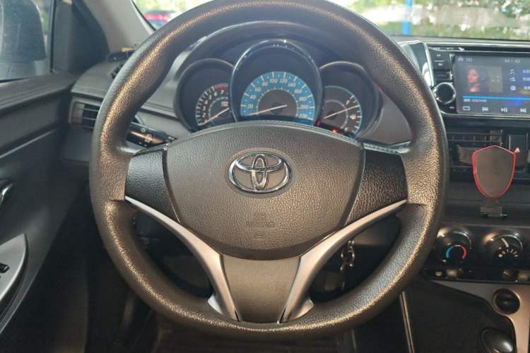 Used Toyota YARiS L Zhi Xuan 2015 1.5E Automatic Charm Edition Steering Wheel