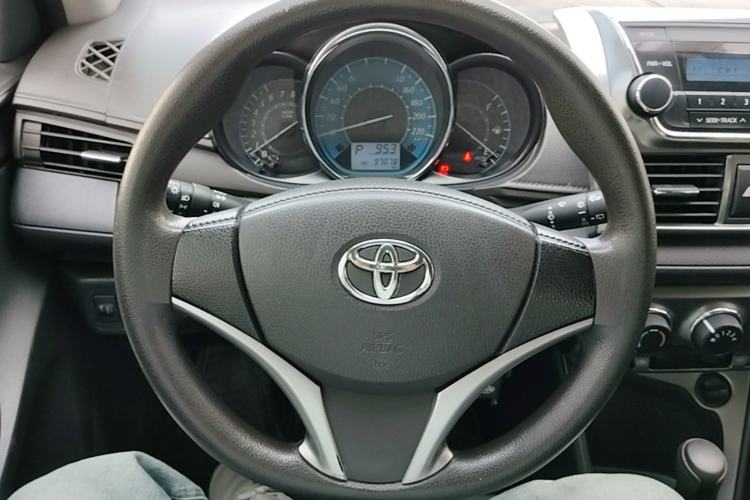 Used Toyota YARiS L Zhi Xuan 2015 1.5E Automatic Charm Edition Steering Wheel