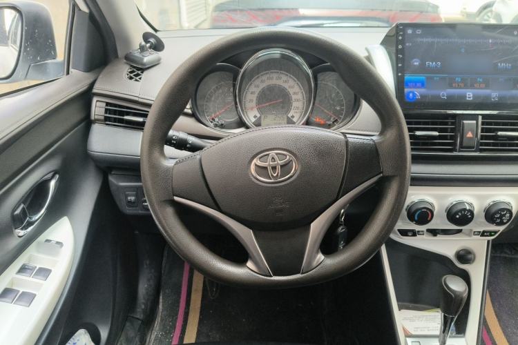 Used Toyota YARiS L Zhi Xuan 2015 1.5G Automatic Xuan Dong Sunroof Special Edition Steering Wheel