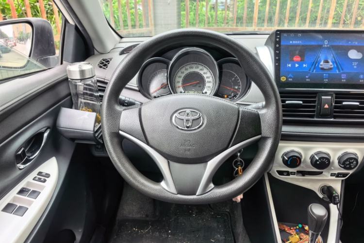 Used Toyota YARiS L Zhi Xuan 2015 1.5G Automatic Xuan Dong Sunroof Special Edition Steering Wheel