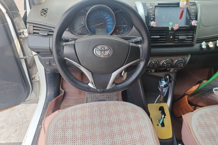 Used Toyota YARiS L Zhi Xuan 2015 1.5E Automatic Charm Edition Steering Wheel