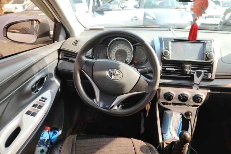 Used Toyota YARiS L Zhi Xuan 2015 1.5G Manual Xuan Dong Sunroof Special Edition Steering Wheel