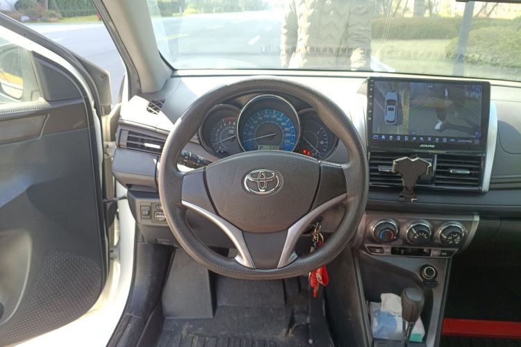 Used Toyota YARiS L Zhi Xuan 2015 1.5E Automatic Charm Edition Steering Wheel