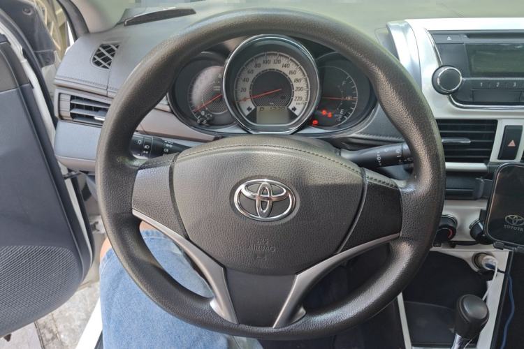 Used Toyota YARiS L Zhi Xuan 2015 1.5G Automatic Xuan Dong Sunroof Special Edition Steering Wheel