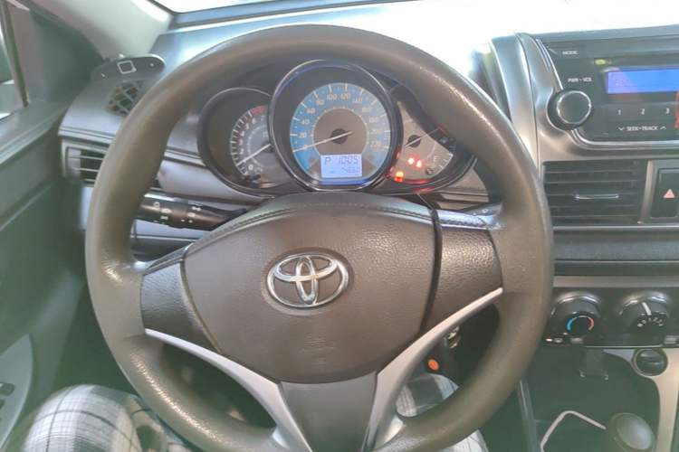 Used Toyota YARiS L Zhi Xuan 2015 1.5E Automatic Charm Edition Steering Wheel