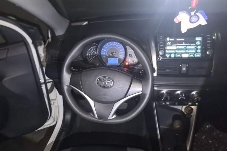 Used Toyota YARiS L Zhi Xuan 2015 1.5E Automatic Charm Edition Steering Wheel