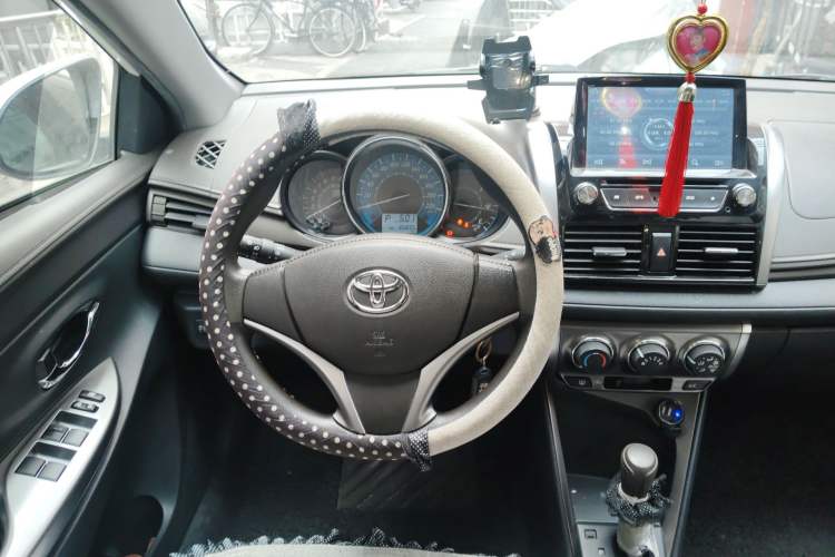 Used Toyota YARiS L Zhi Xuan 2015 1.5E Automatic Charm Edition Steering Wheel