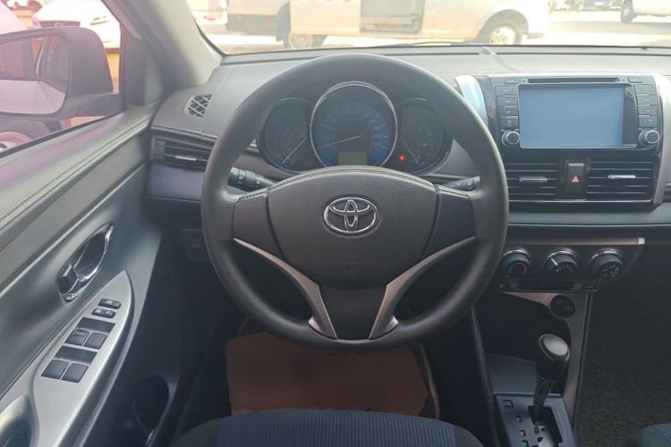Used Toyota YARiS L Zhi Xuan 2015 1.5E Automatic Charm Edition Steering Wheel