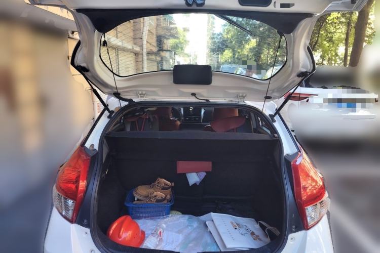 Used Toyota YARiS L Zhi Xuan 2015 1.5E Automatic Charm Edition Trunk