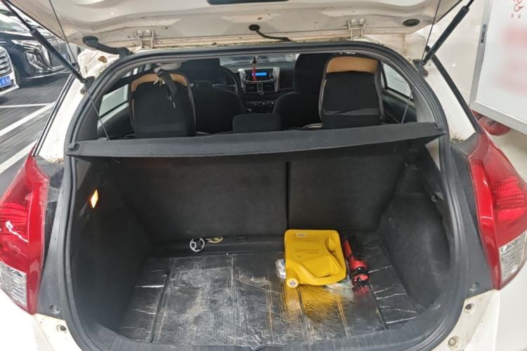 Used Toyota YARiS L Zhi Xuan 2015 1.5E Automatic Charm Edition Trunk