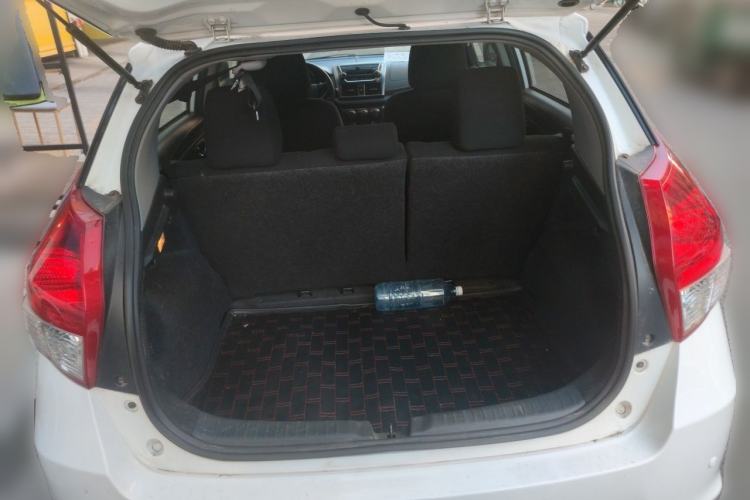 Used Toyota YARiS L Zhi Xuan 2015 1.5E Automatic Charm Edition Trunk