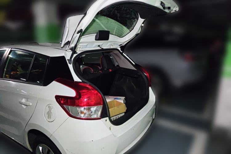 Used Toyota YARiS L Zhi Xuan 2015 1.5E Automatic Charm Edition Trunk
